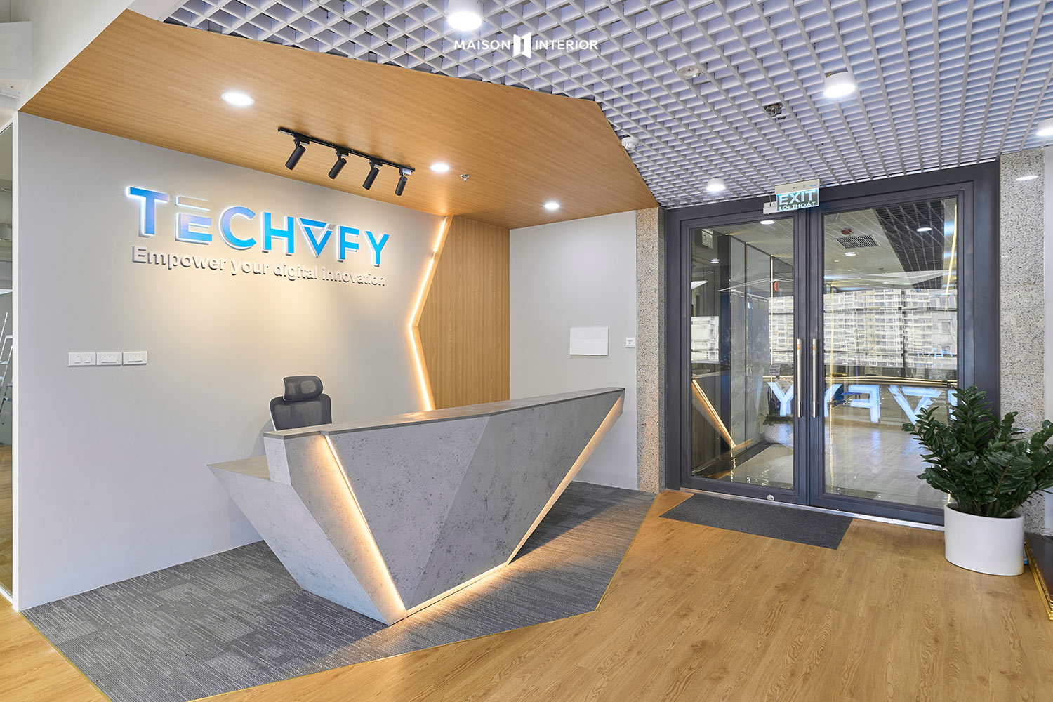 TECHVIFY 本社